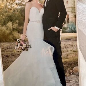 Elegant White Wedding Dress